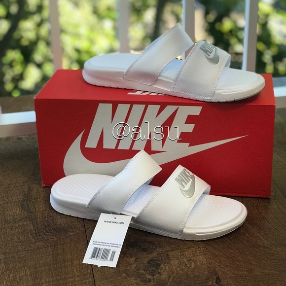 NWT Nike Benassi Duo Ultra White WMNS - Picture 2 of 5